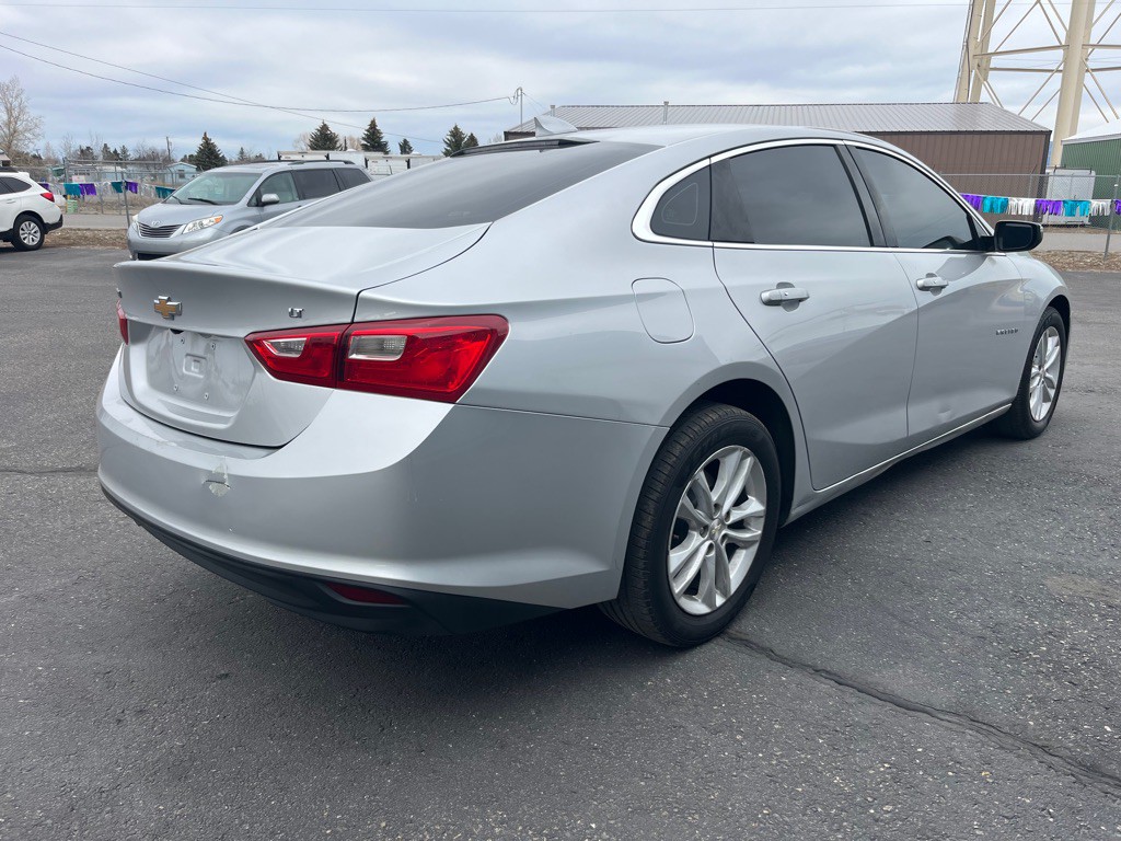 2018 Chevrolet Malibu Image 3
