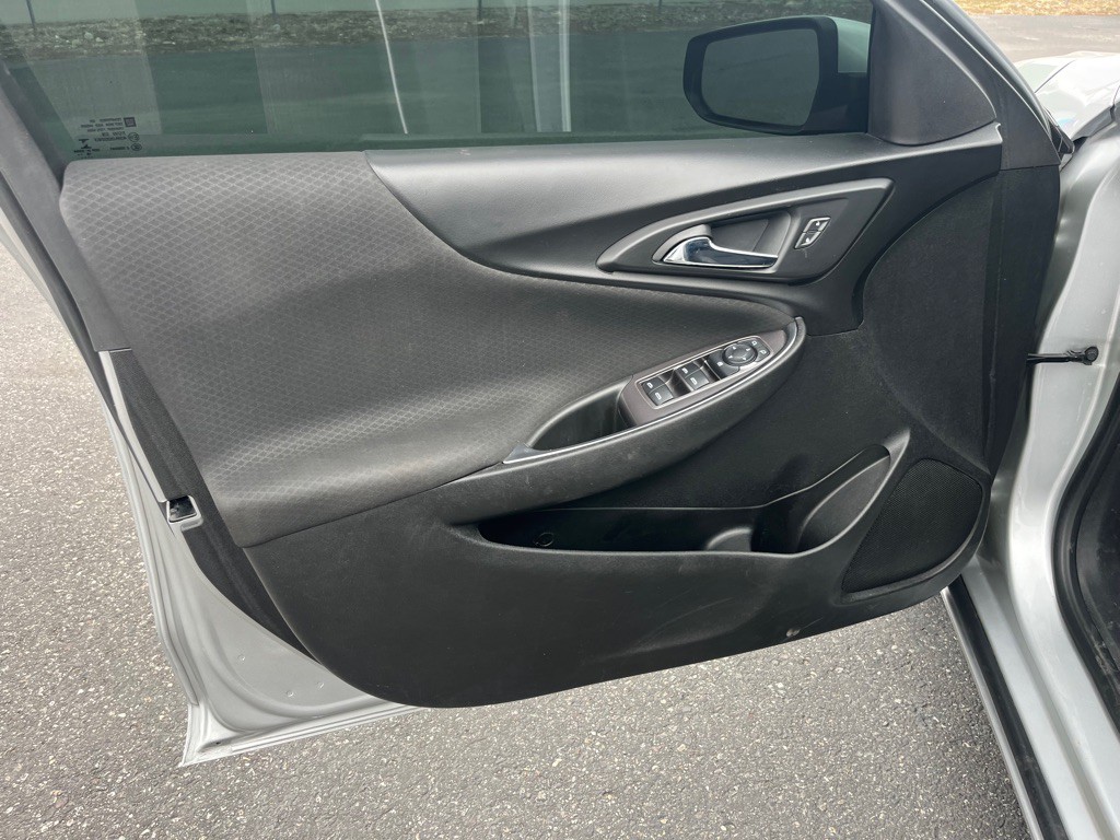 2018 Chevrolet Malibu Image 11