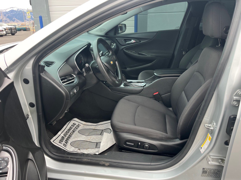 2018 Chevrolet Malibu Image 12