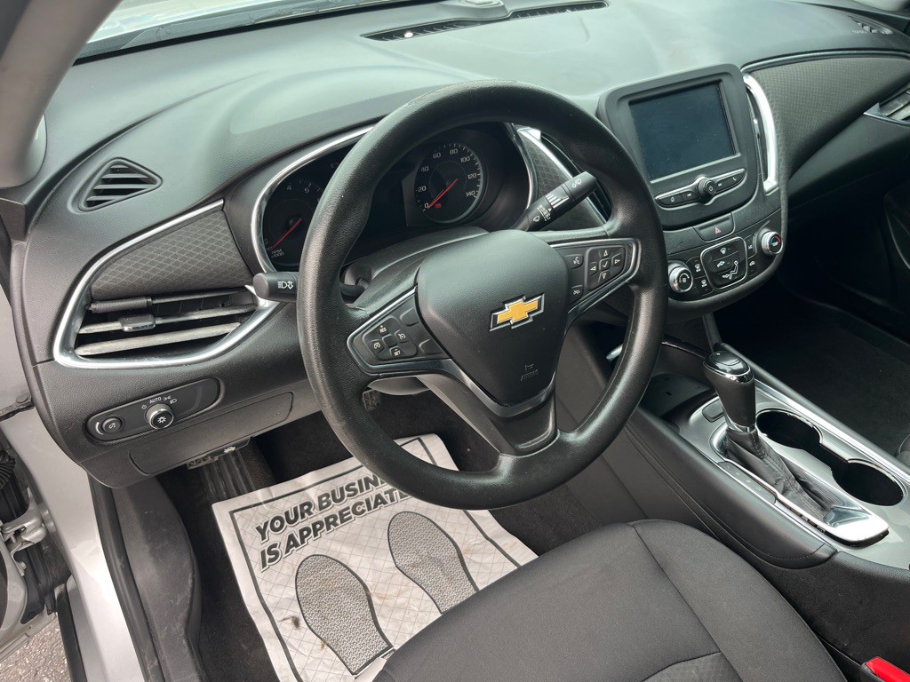 2018 Chevrolet Malibu Image 13