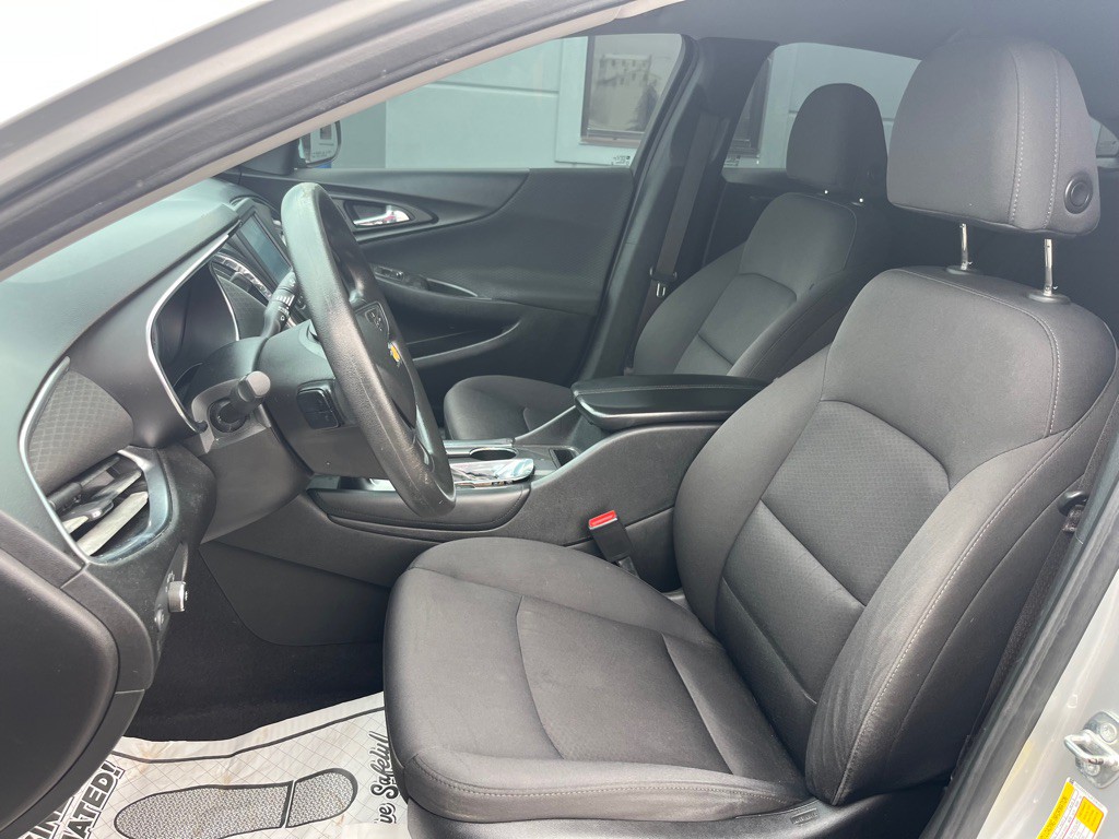 2018 Chevrolet Malibu Image 14
