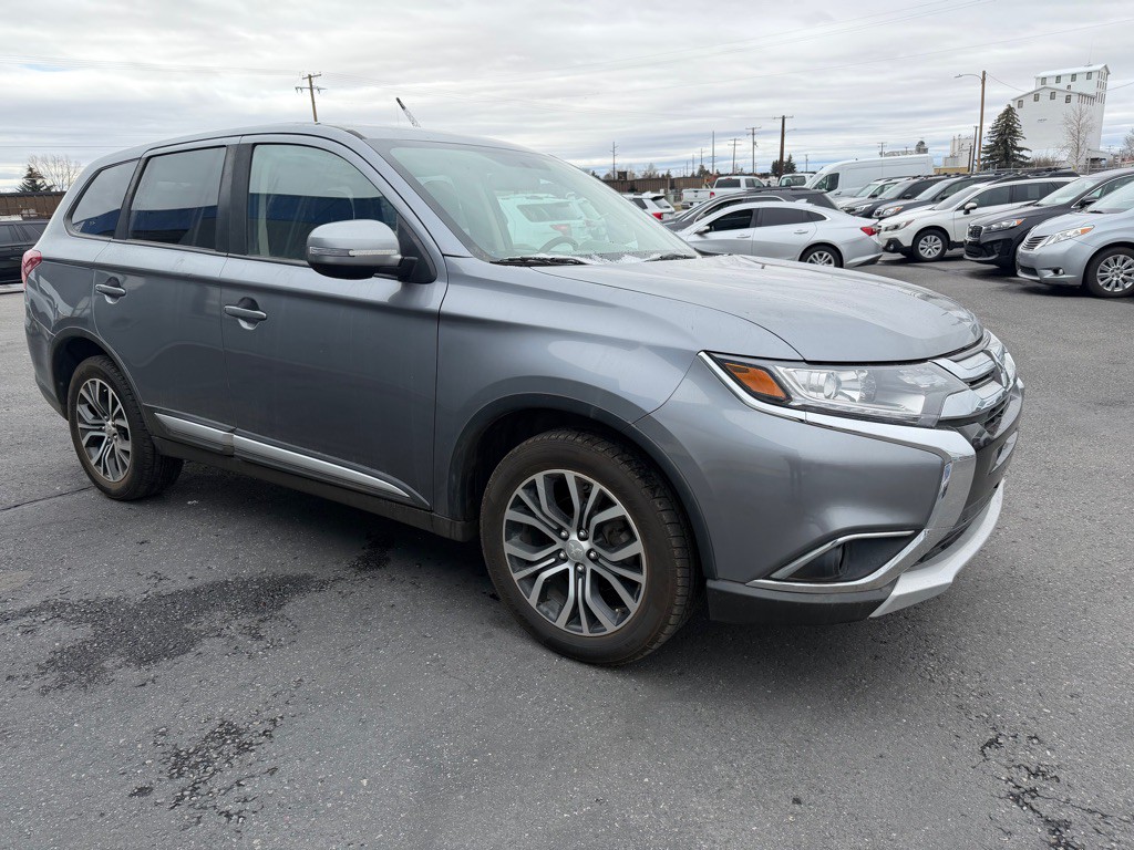 2018 Mitsubishi Outlander Image 2