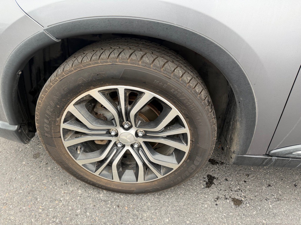 2018 Mitsubishi Outlander Image 10