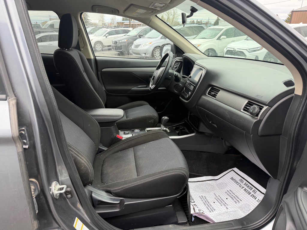 2018 Mitsubishi Outlander Image 18