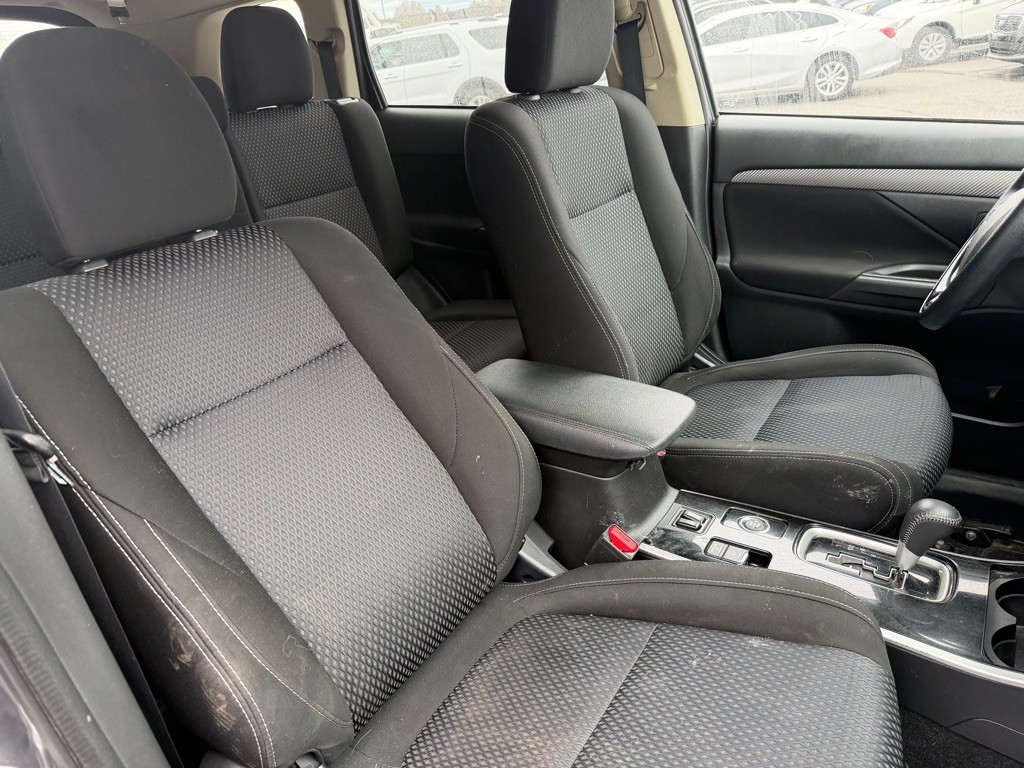 2018 Mitsubishi Outlander Image 20