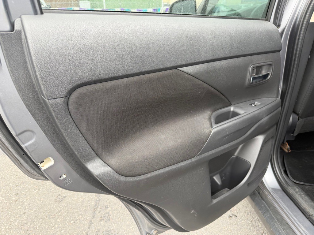 2018 Mitsubishi Outlander Image 23