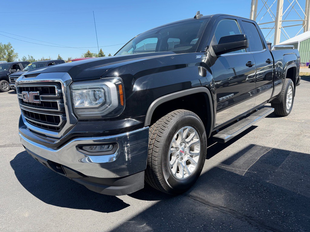 2016 GMC Sierra Image 2