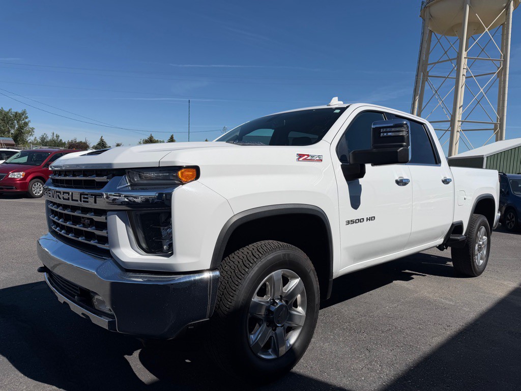 2022 Chevrolet Silverado 1500 Image 2