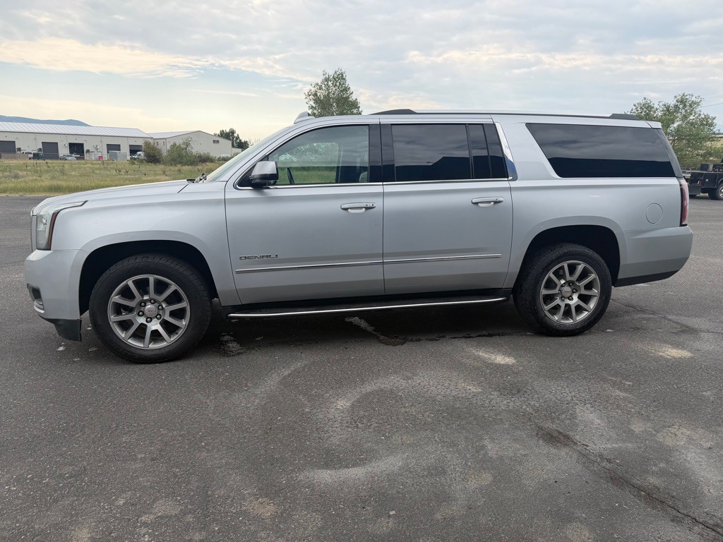 2020 GMC Yukon Image 7