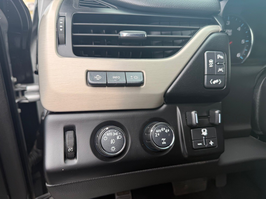 2020 GMC Yukon Image 16
