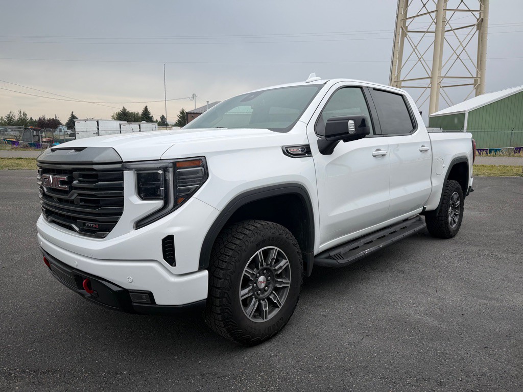 2024 GMC Sierra Image 2