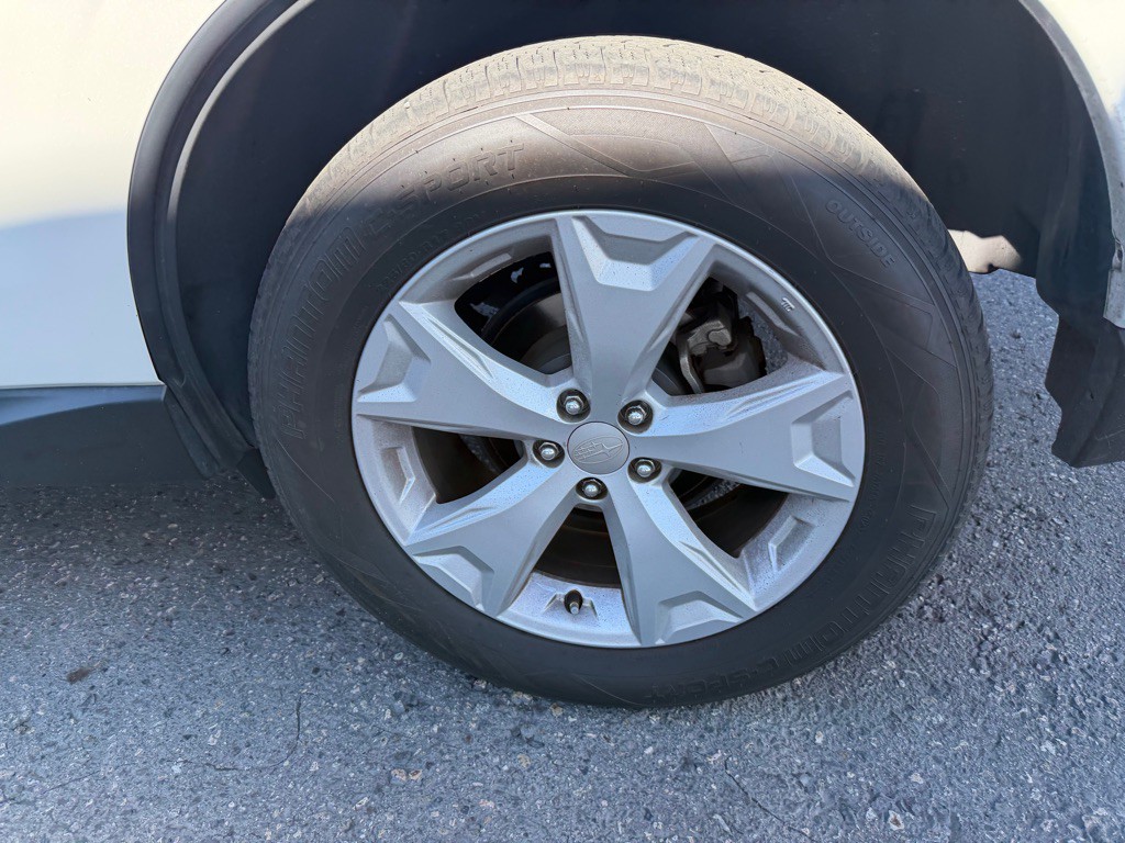 2016 Subaru Forester Image 9