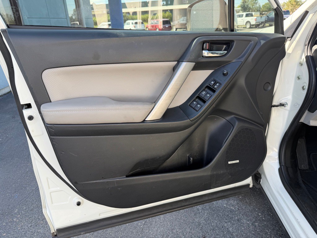 2016 Subaru Forester Image 11