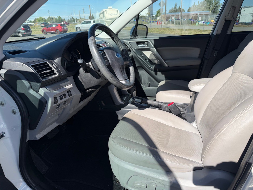 2016 Subaru Forester Image 12