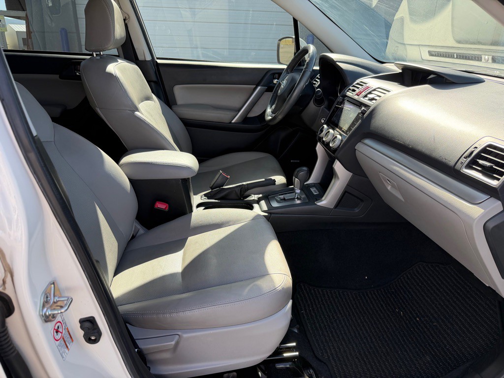 2016 Subaru Forester Image 16