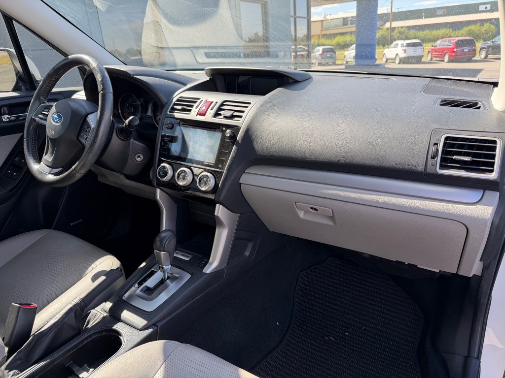 2016 Subaru Forester Image 17