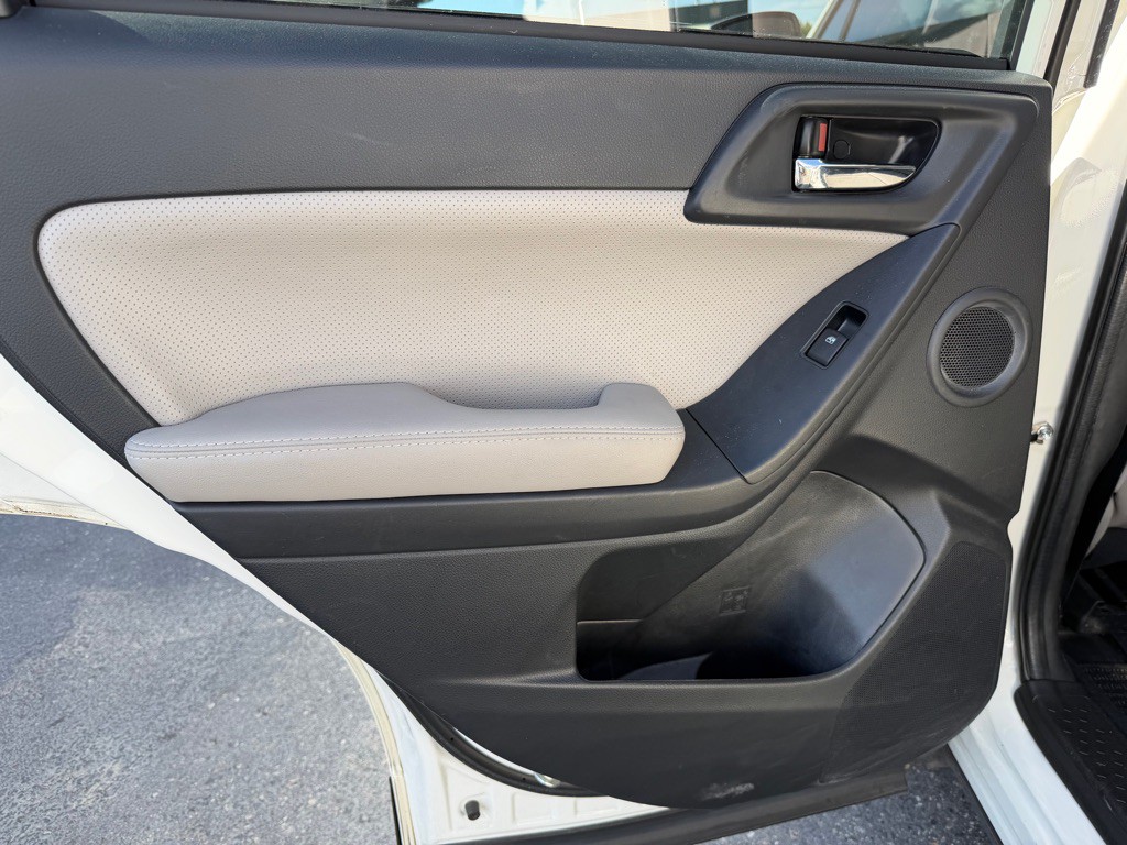 2016 Subaru Forester Image 21