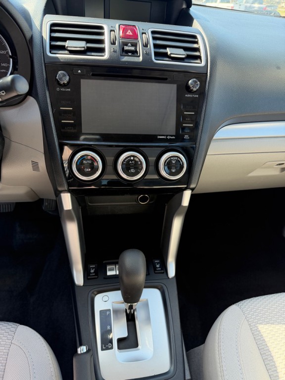 2018 Subaru Forester Image 16