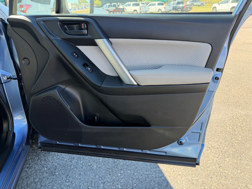 2018 Subaru Forester Image 17