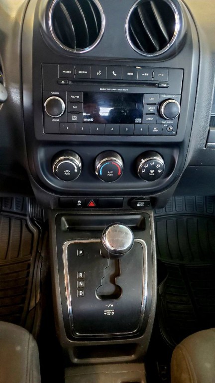 2013 Jeep Compass Image 9