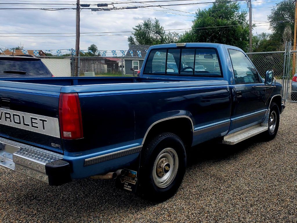 1988 Chevrolet C/K Image 2