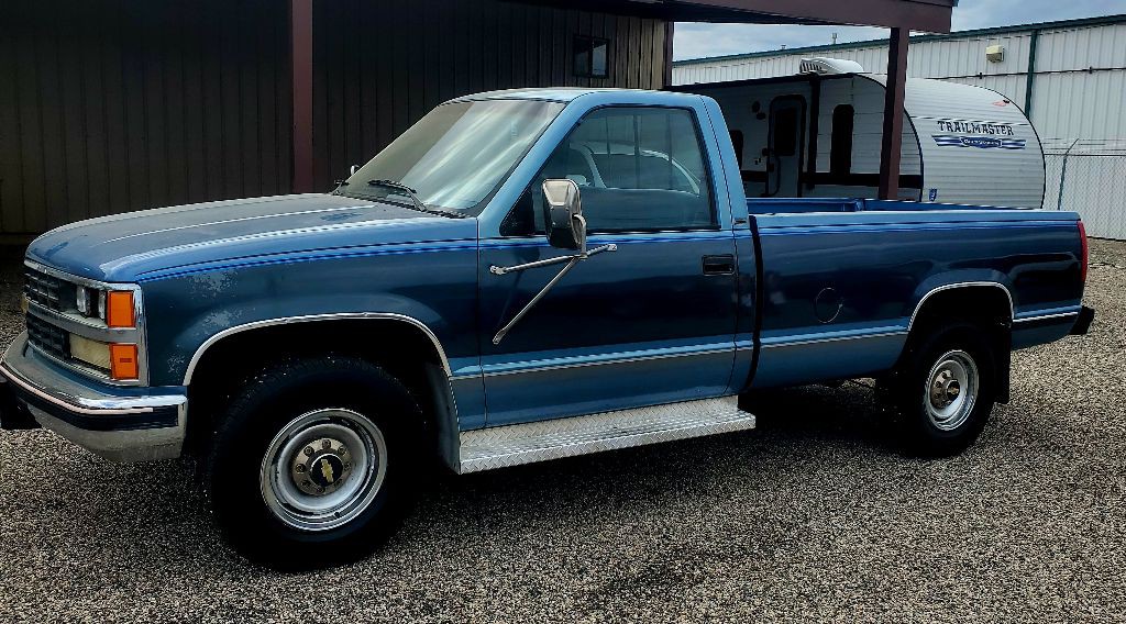 1988 Chevrolet C/K Image 3