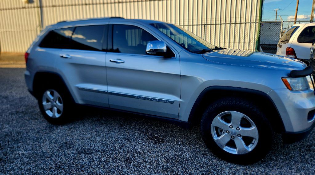 2013 Jeep Grand Cherokee Image 2