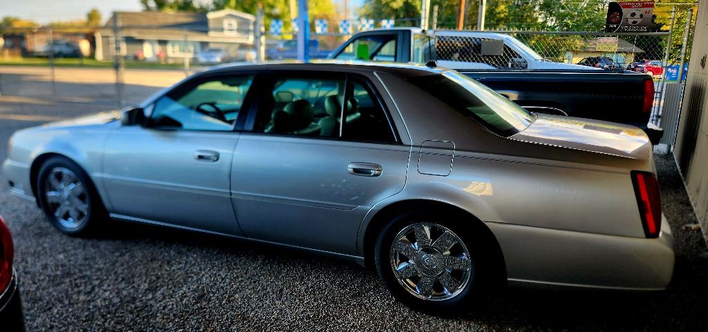 2004 Cadillac DeVille Image 4