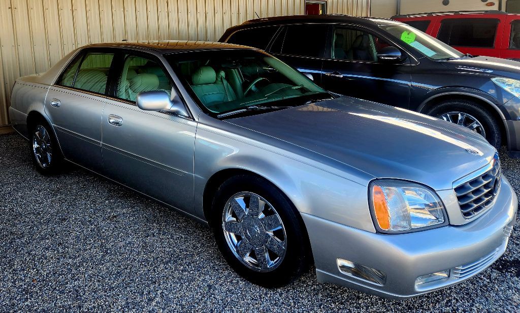 2004 Cadillac DeVille Image 3