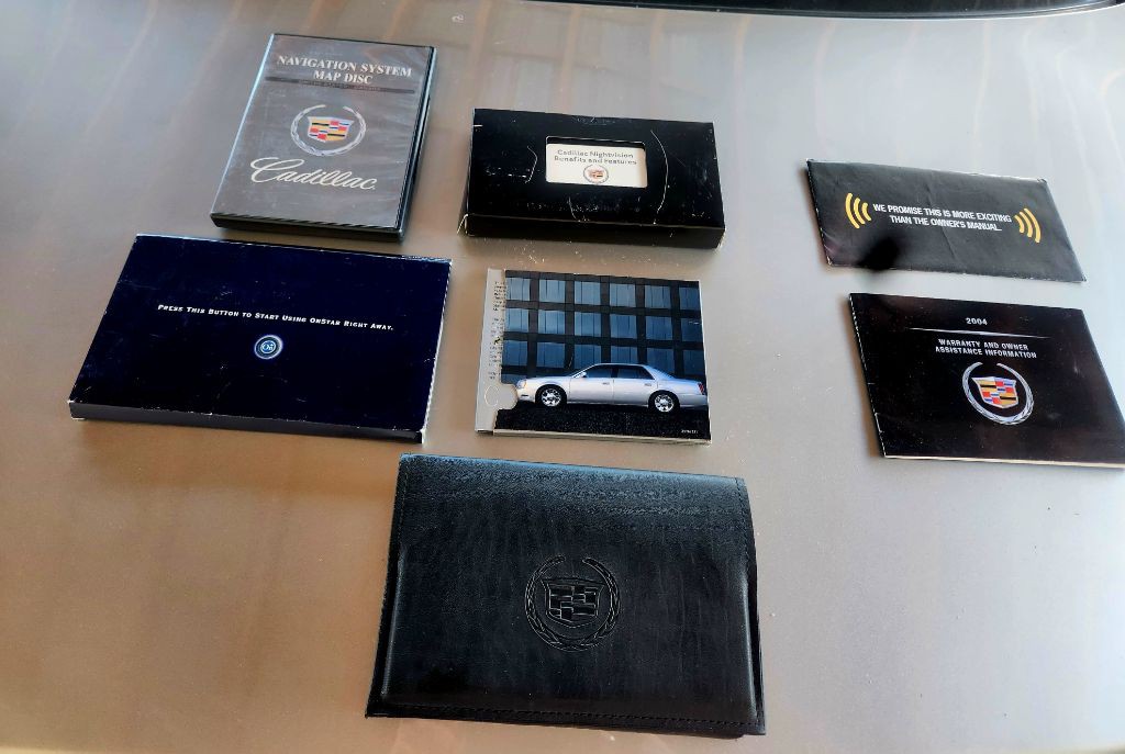 2004 Cadillac DeVille Image 17