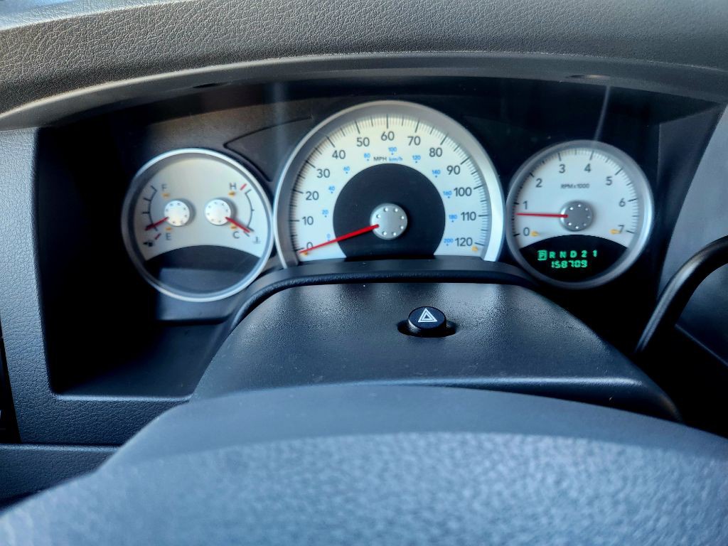 2005 Dodge Durango Image 12