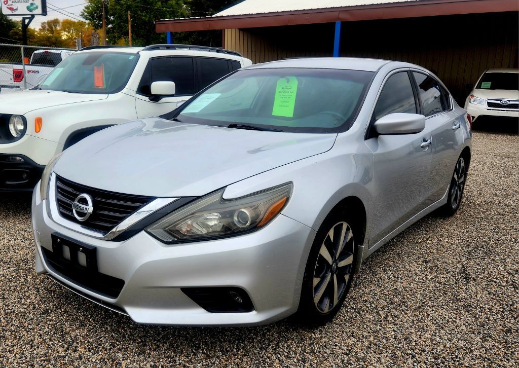 2017 Nissan Altima Image 1