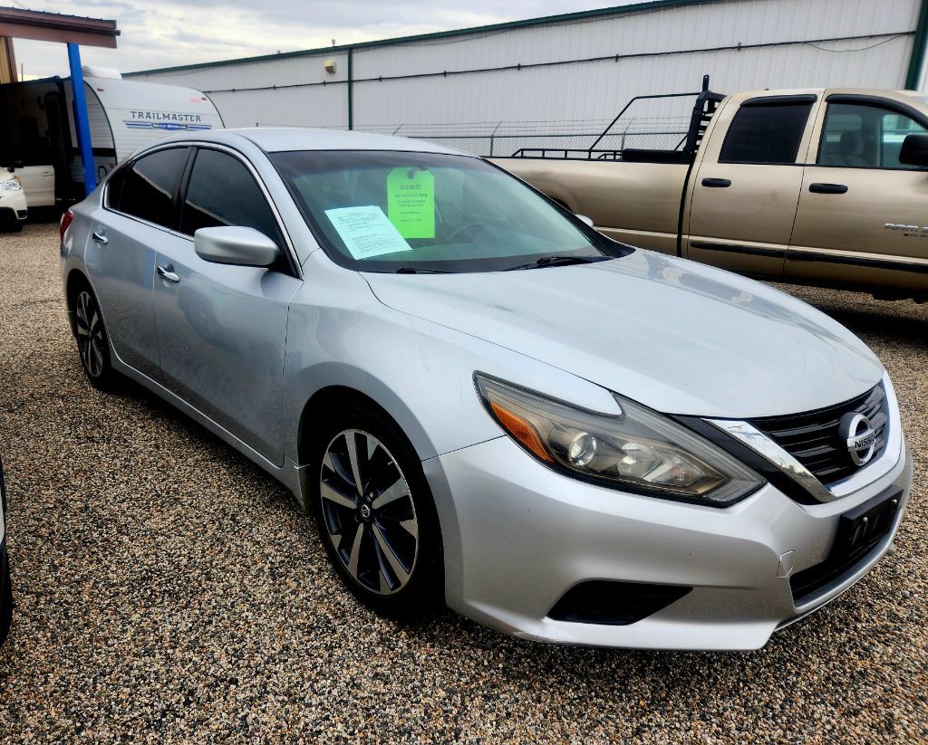 2017 Nissan Altima Image 2