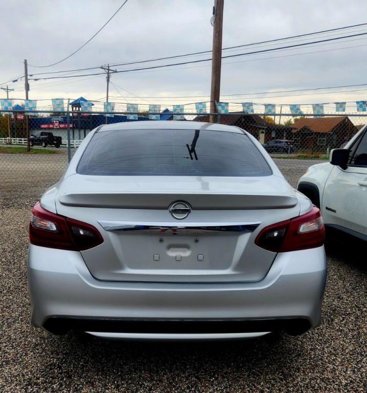 2017 Nissan Altima Image 6