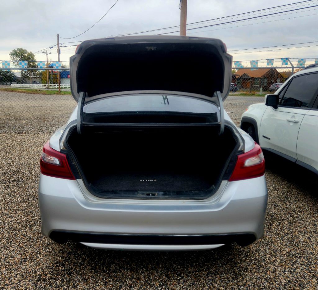 2017 Nissan Altima Image 7