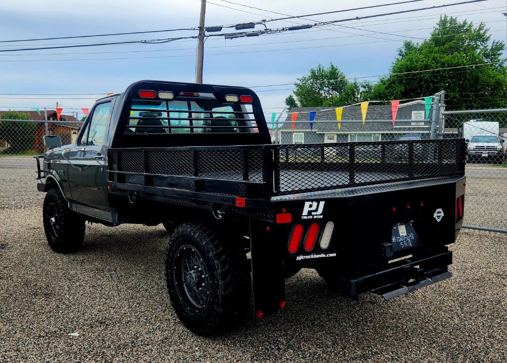 1997 Ford F-350 Image 2