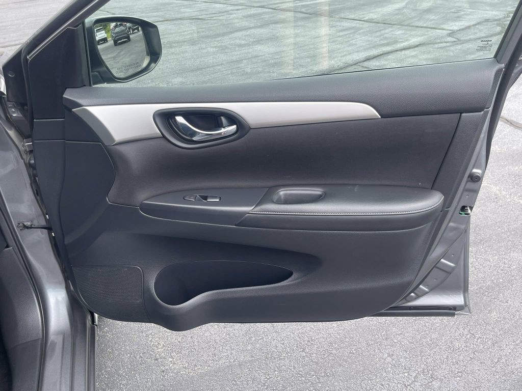 2017 Nissan Sentra Image 9