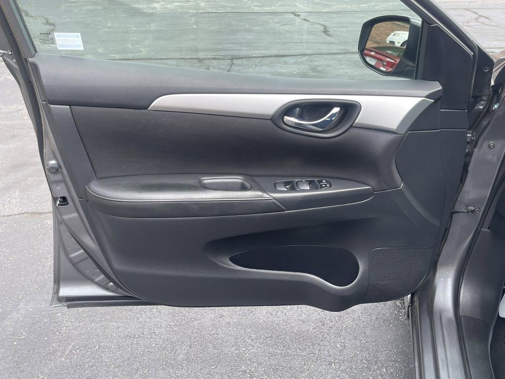 2017 Nissan Sentra Image 16