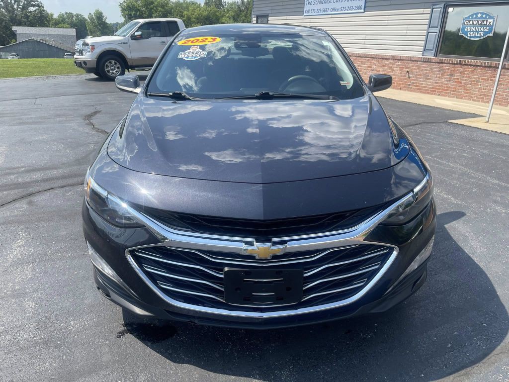 2023 Chevrolet Malibu Image 2