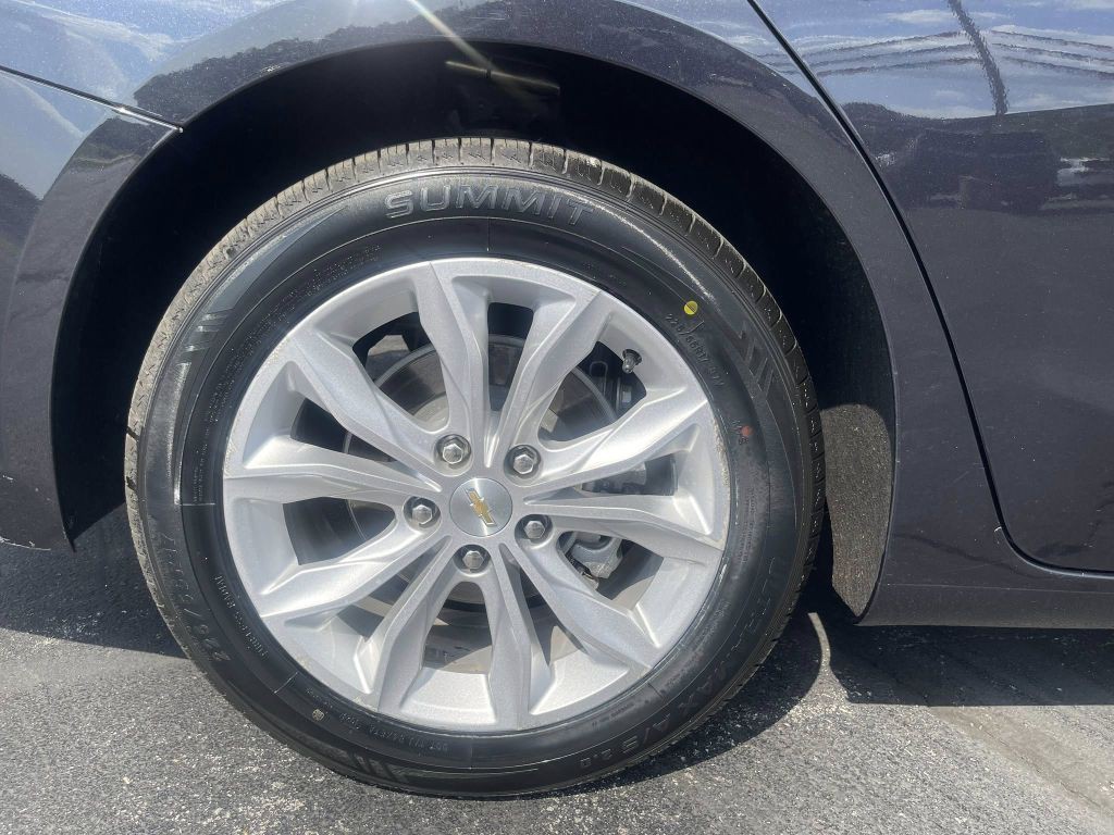 2023 Chevrolet Malibu Image 24