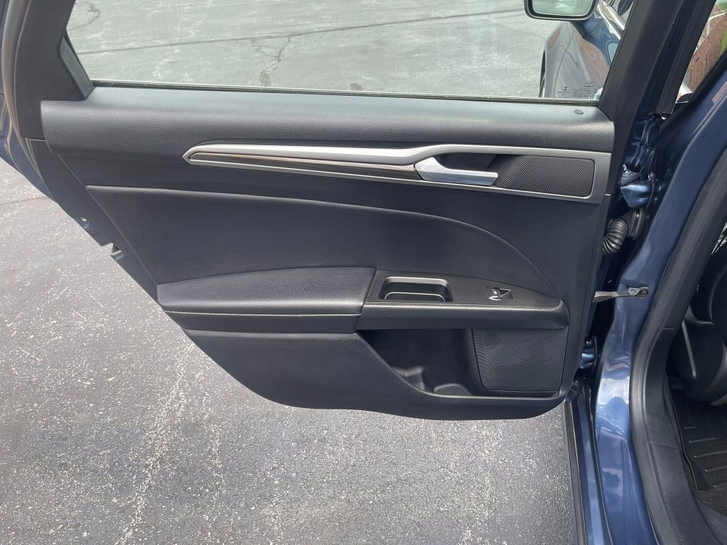 2019 Ford Fusion Image 14