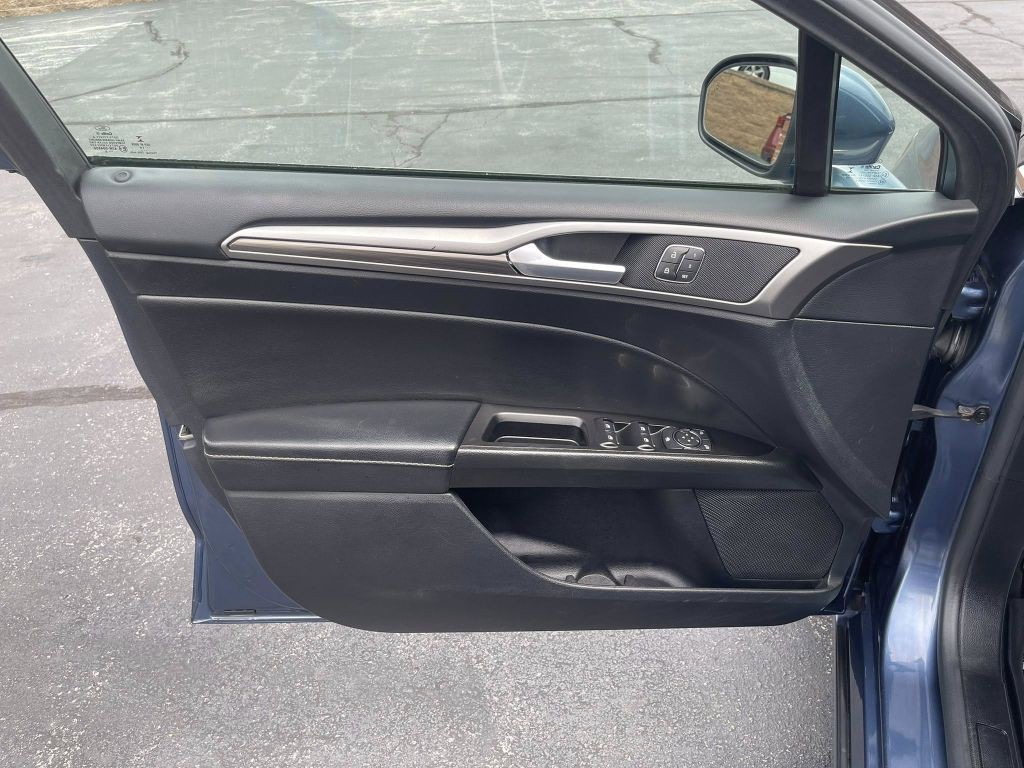 2019 Ford Fusion Image 16