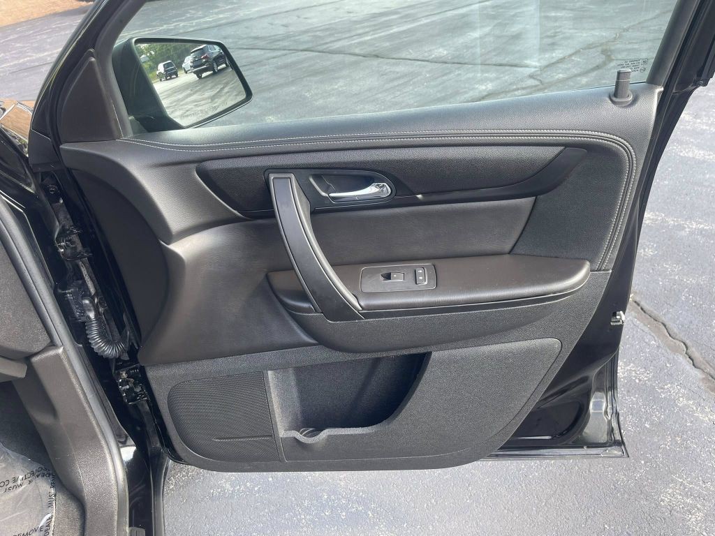 2016 GMC Acadia Image 9