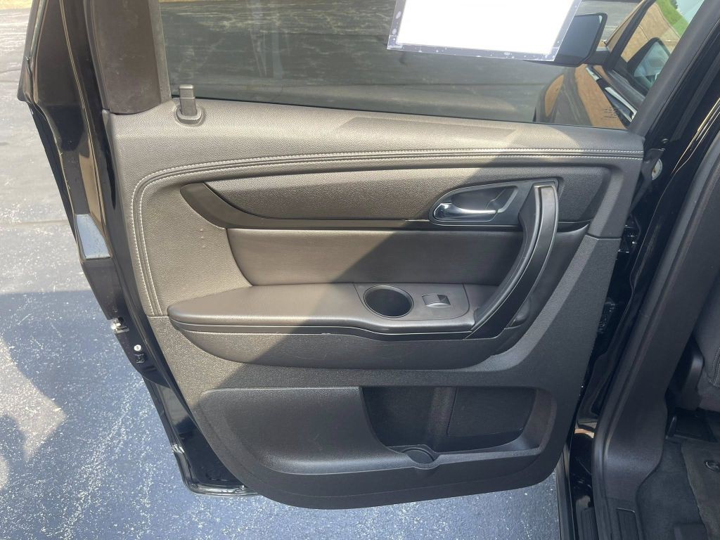 2016 GMC Acadia Image 16