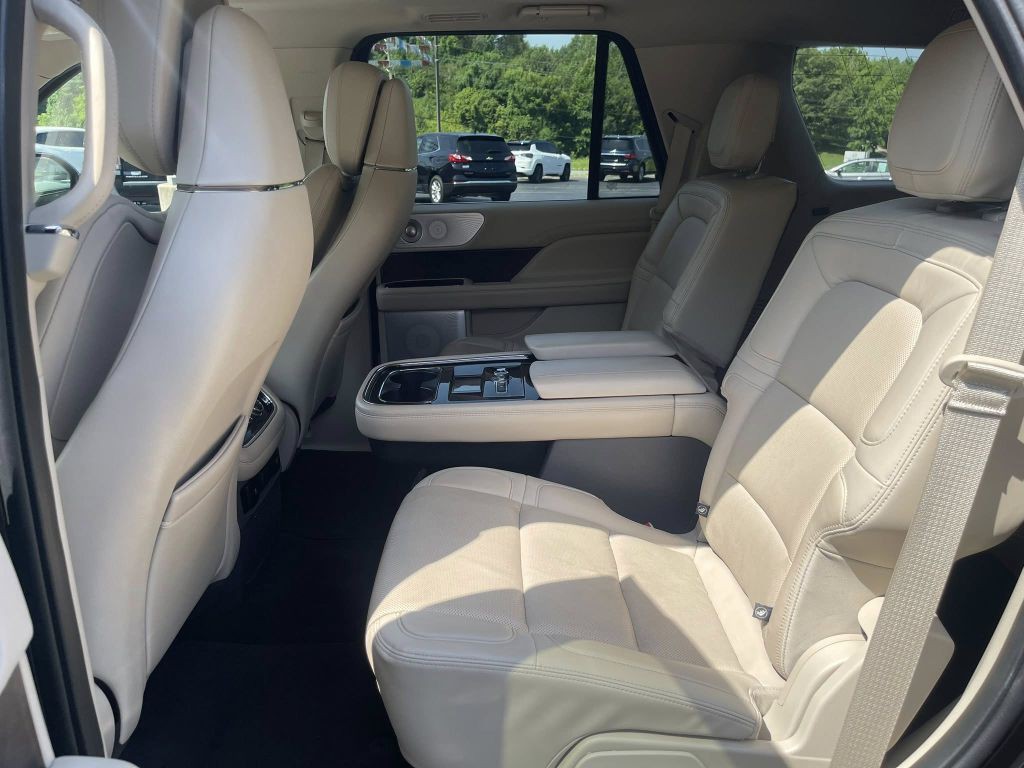 2020 Lincoln Navigator Image 17