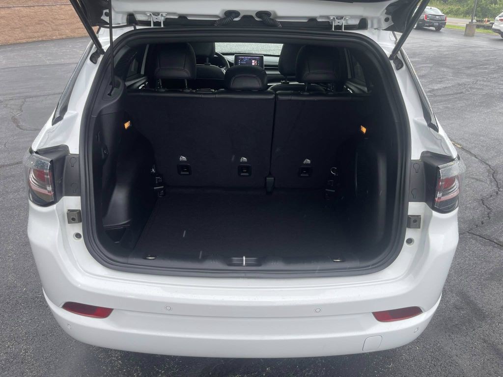 2023 Jeep Compass Image 13