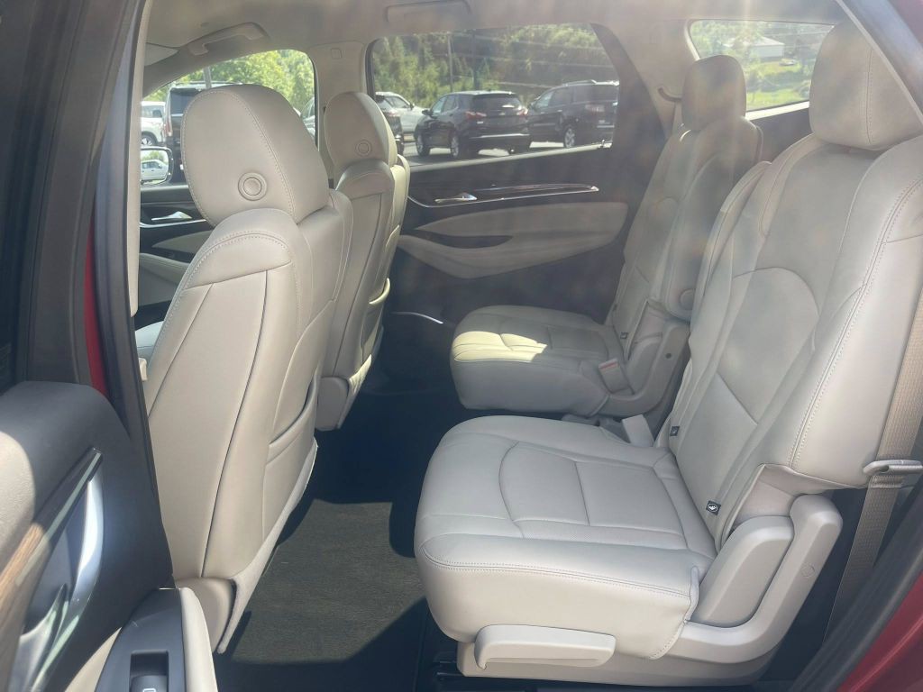 2021 Buick Enclave Image 17