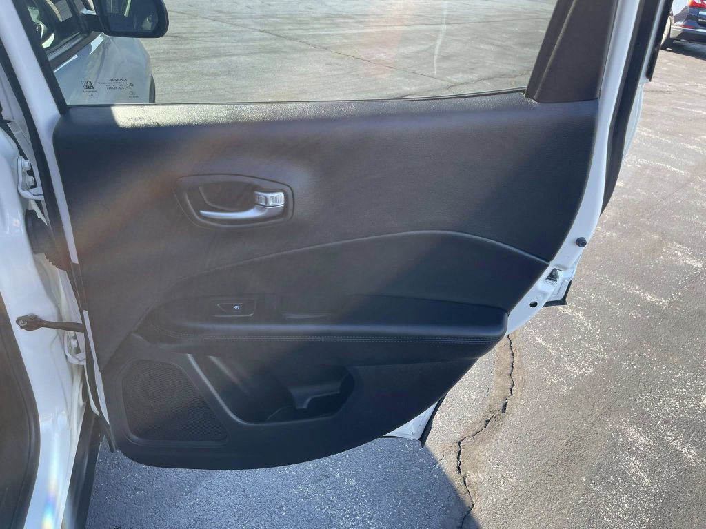 2019 Jeep Compass Image 11