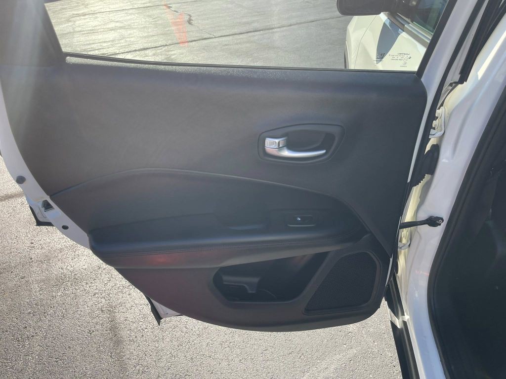 2019 Jeep Compass Image 14