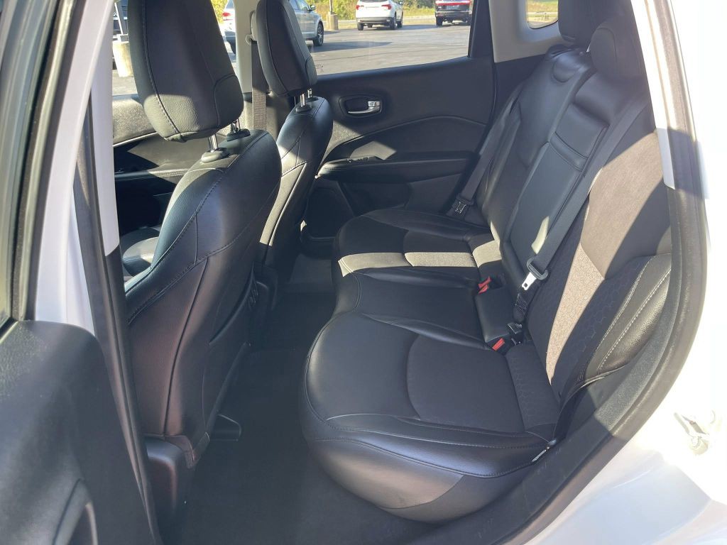 2019 Jeep Compass Image 15